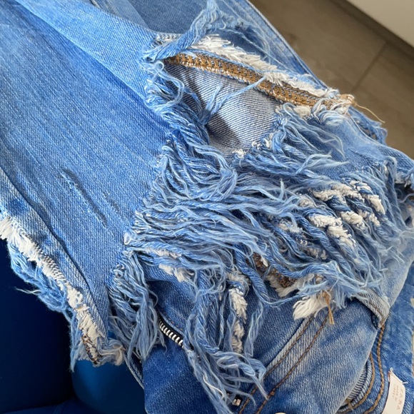 Blue Jeans 👖 Ripped - Picture 4 of 5